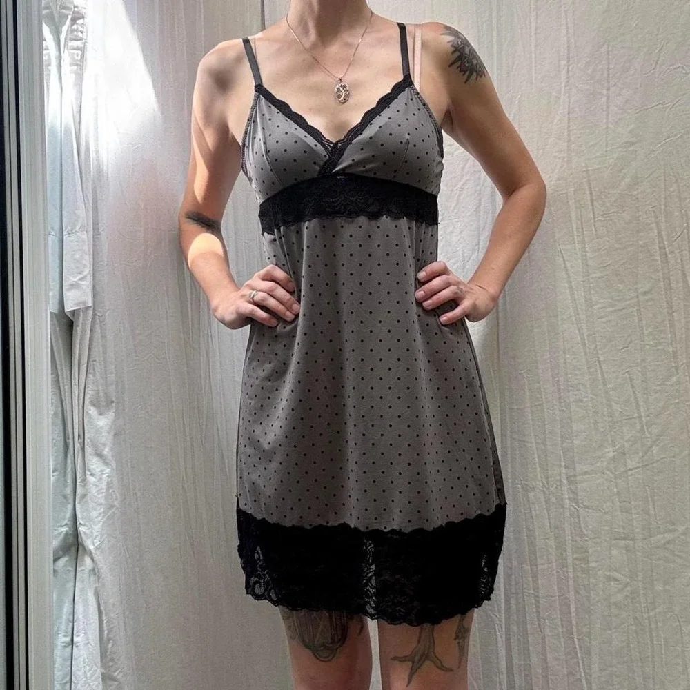 N/A gray black